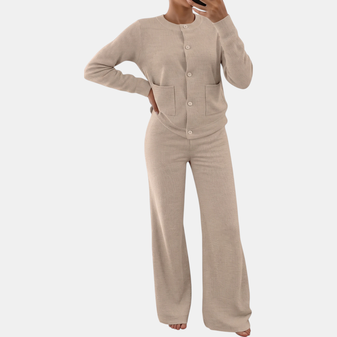 Apricot_flat_sq_c78b1f66-3d9e-459c-9d2c-e1c4498fbc5c