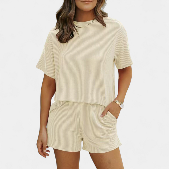 Beige_pr_f5172d8c-03f6-4d43-bebe-51b3d31d7a4a