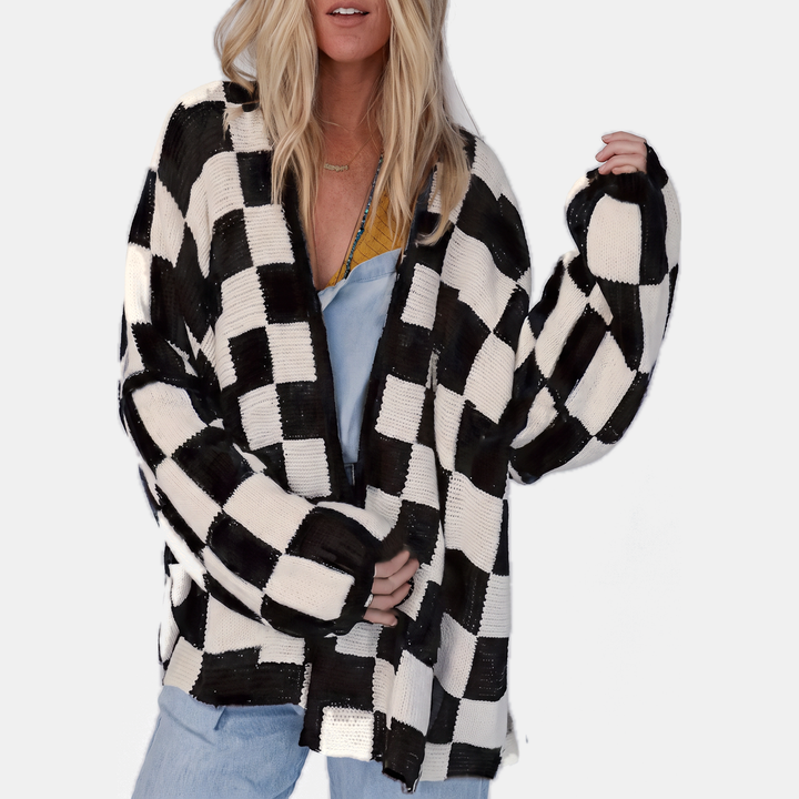 Black_flat_sq_c29f76c6-321d-40b3-8dd9-3646f423b02b