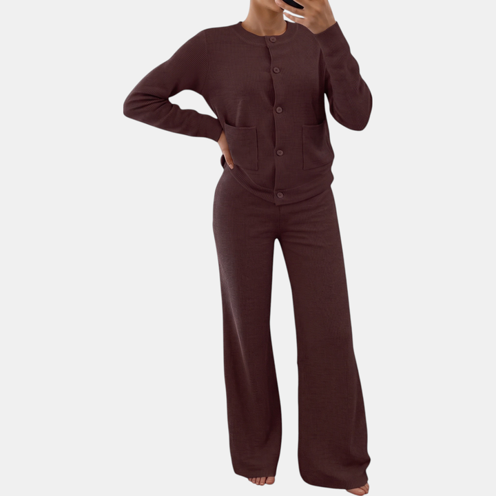 Dark_brown_flat_sq_cb09eb73-7ce2-4ddc-bf3e-5d7a21598a13