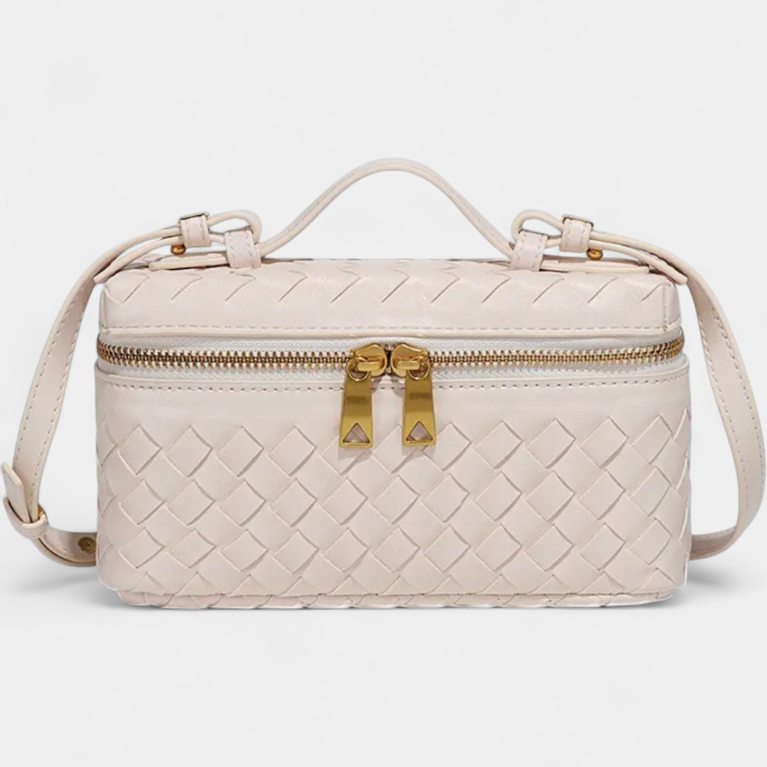 beige_130b4f79-4388-4deb-bbc9-a57f83981d5b